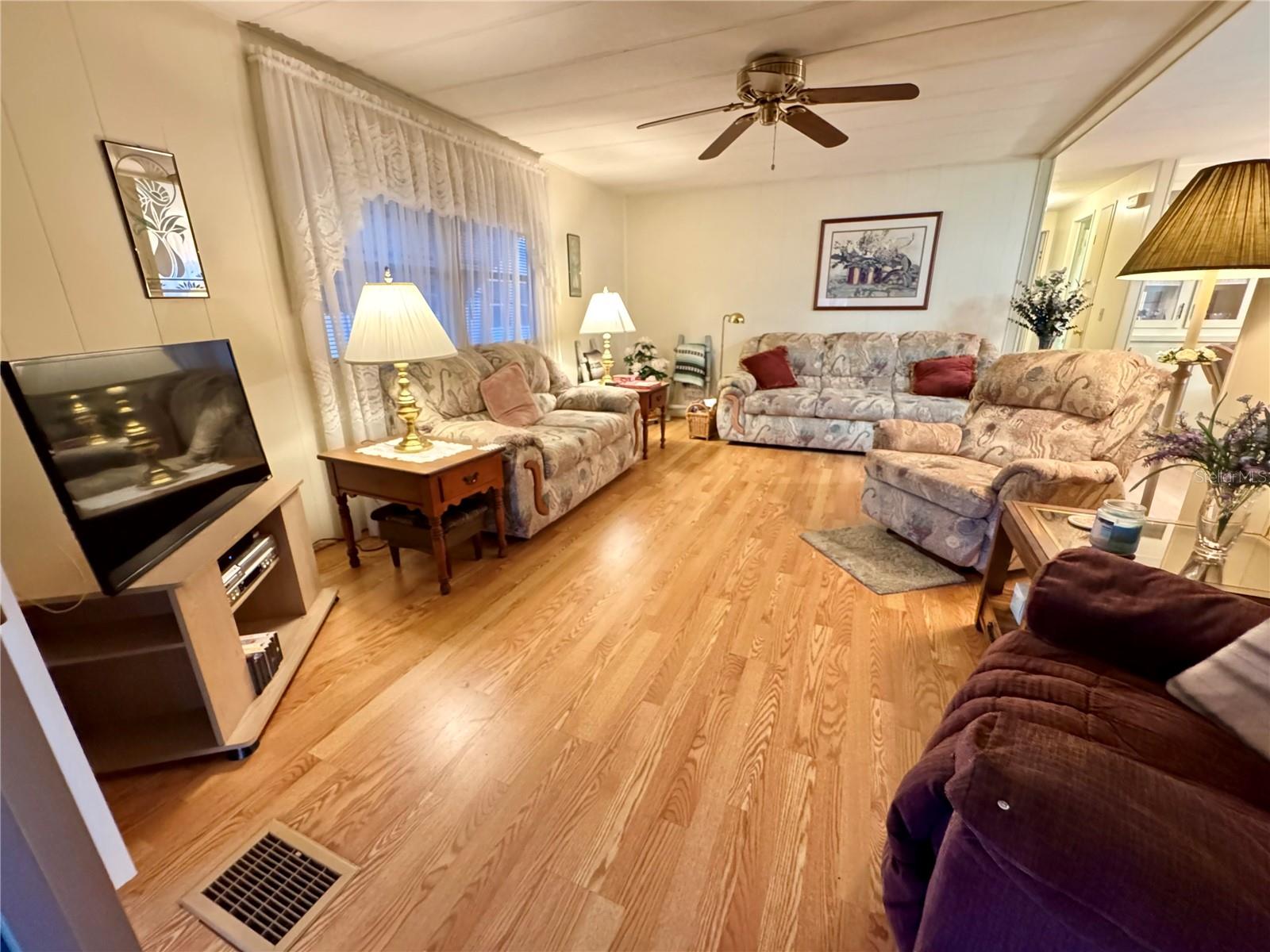 Image 6 of 26 For 6734 Kensington Drive Ne