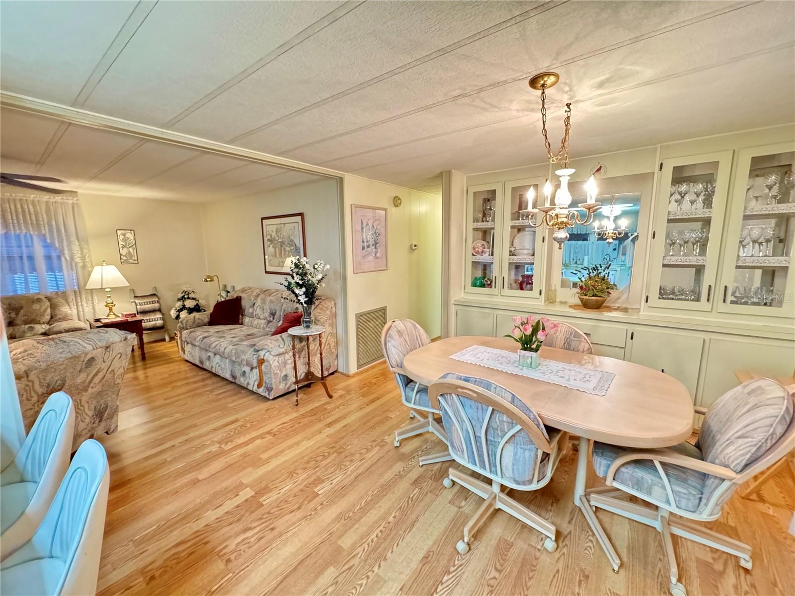 Image 9 of 26 For 6734 Kensington Drive Ne