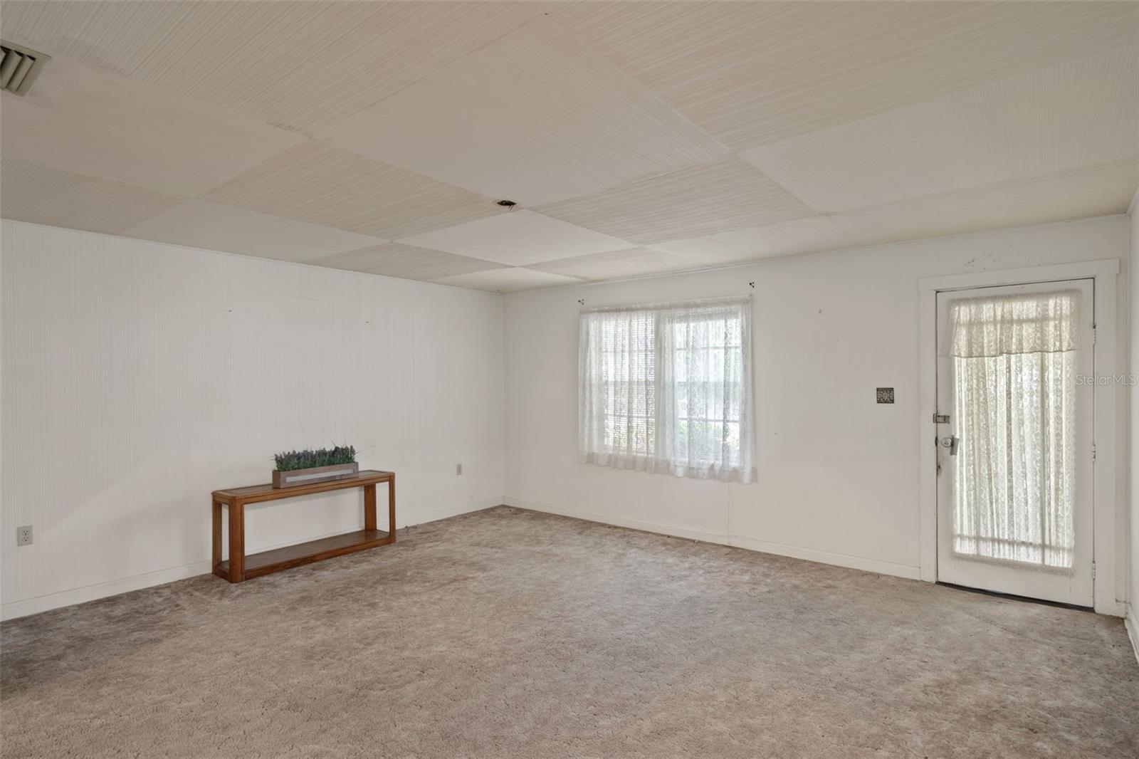 Image 15 of 40 For 524 East Avenue