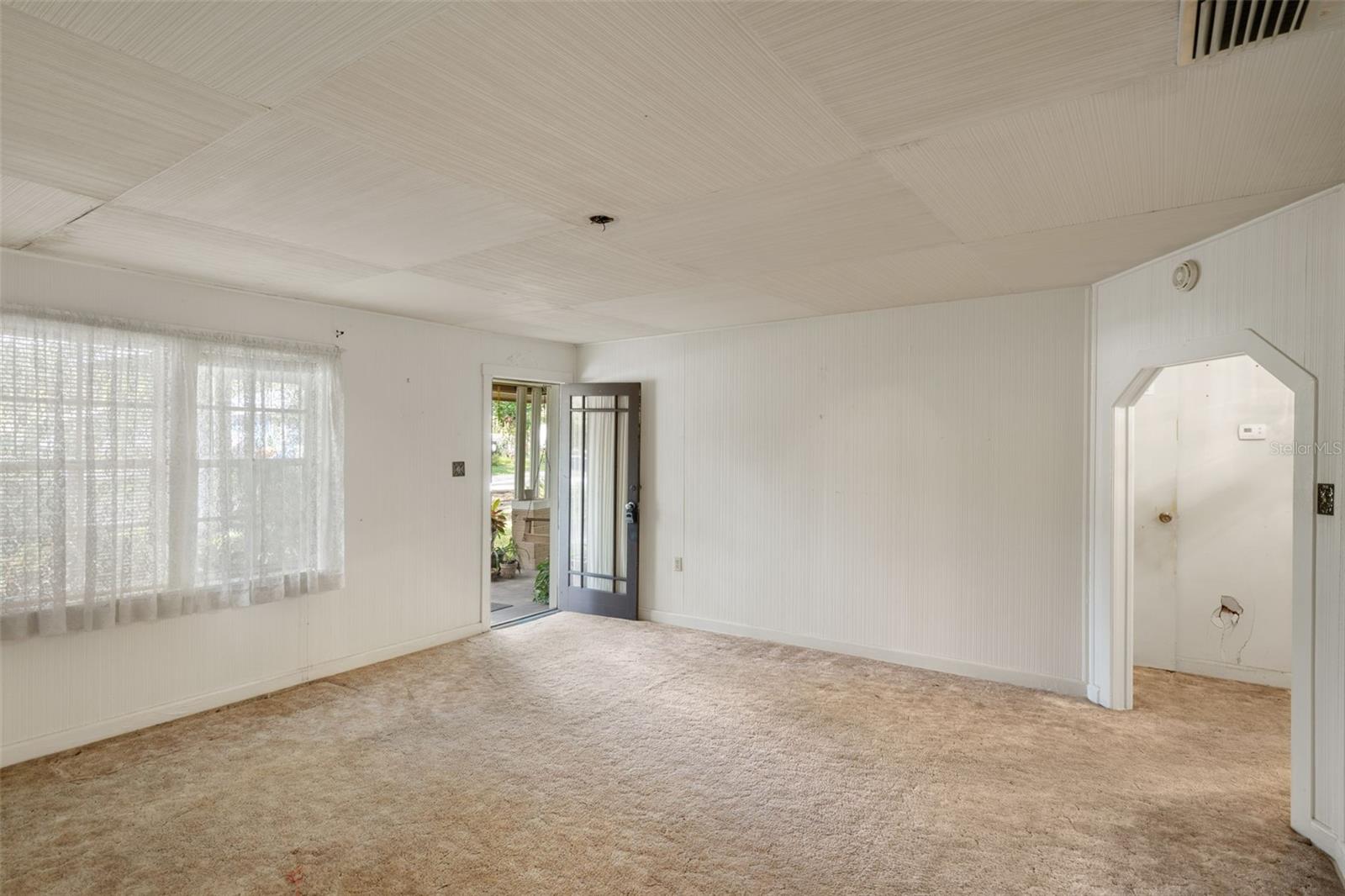 Image 16 of 40 For 524 East Avenue