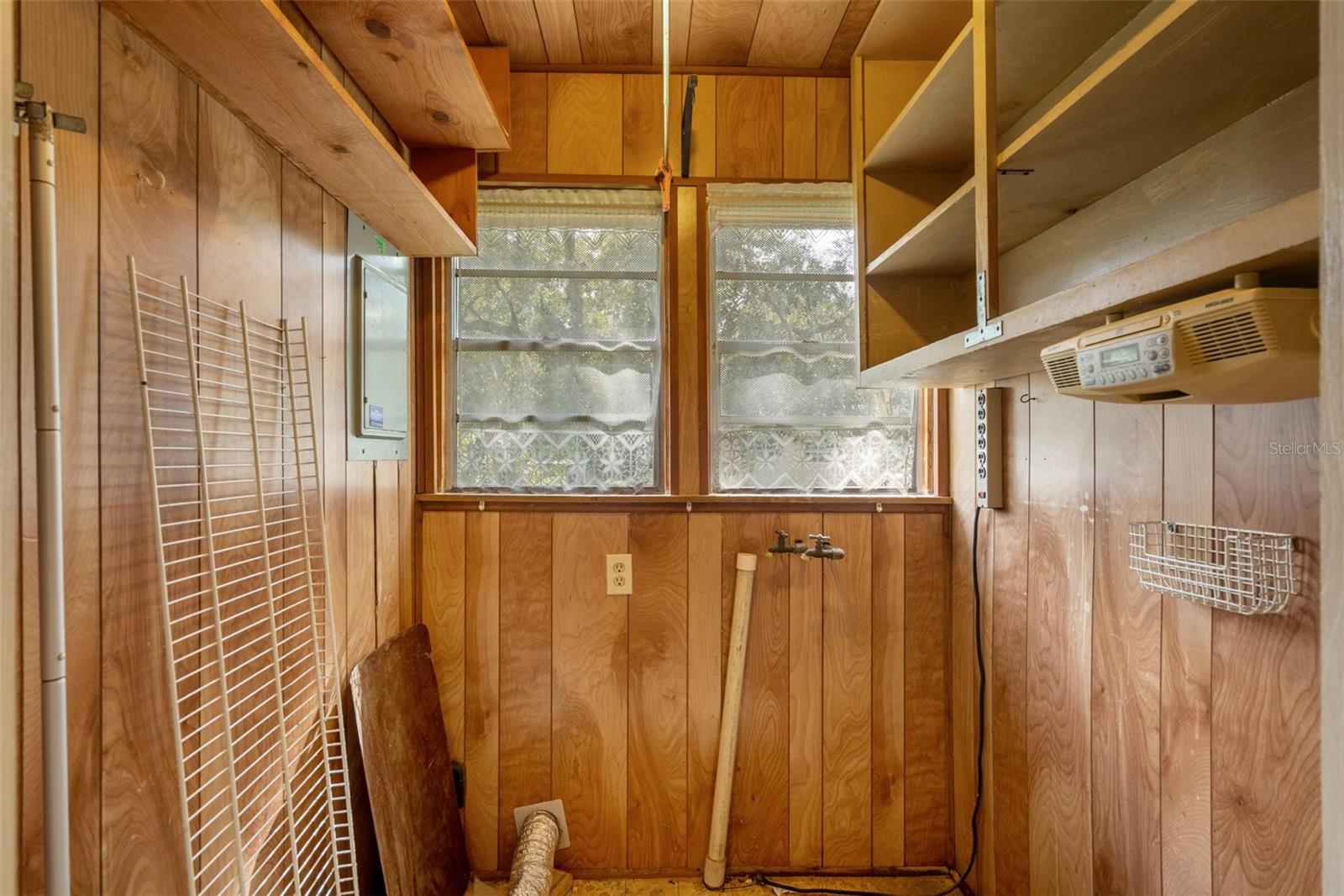 Image 25 of 40 For 524 East Avenue