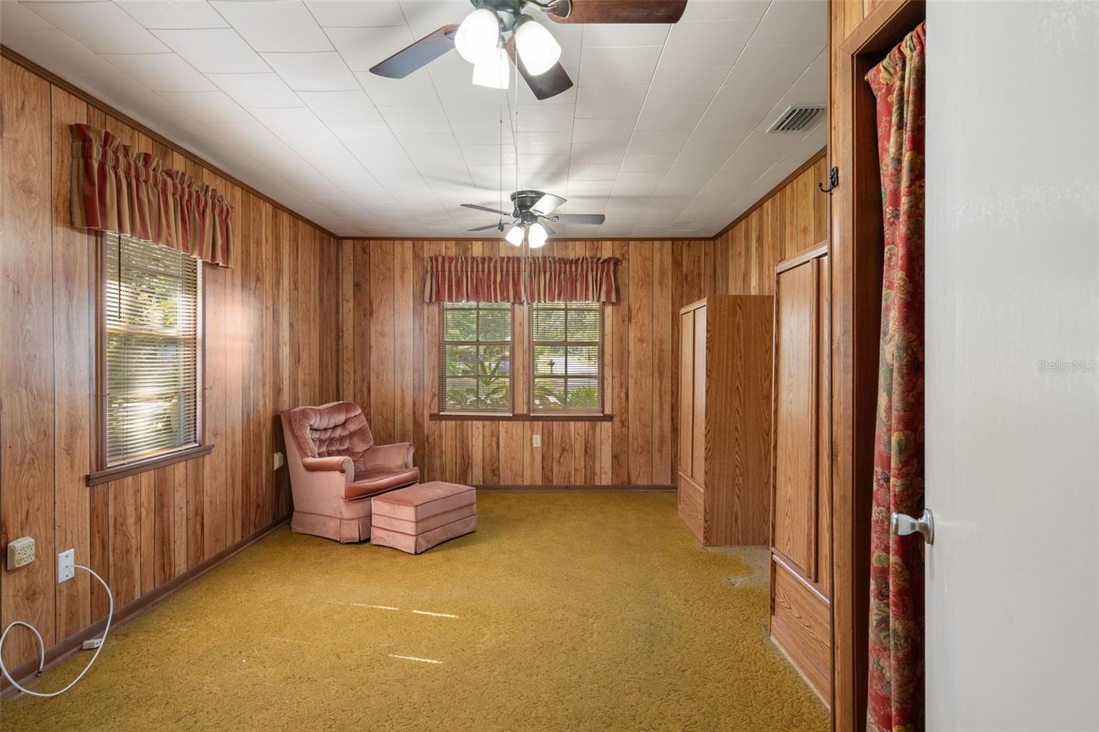 Image 26 of 40 For 524 East Avenue