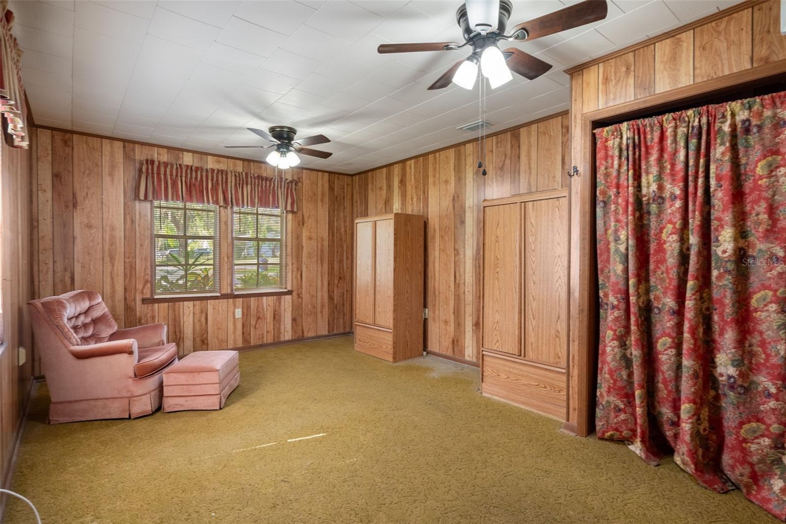 Image 27 of 40 For 524 East Avenue