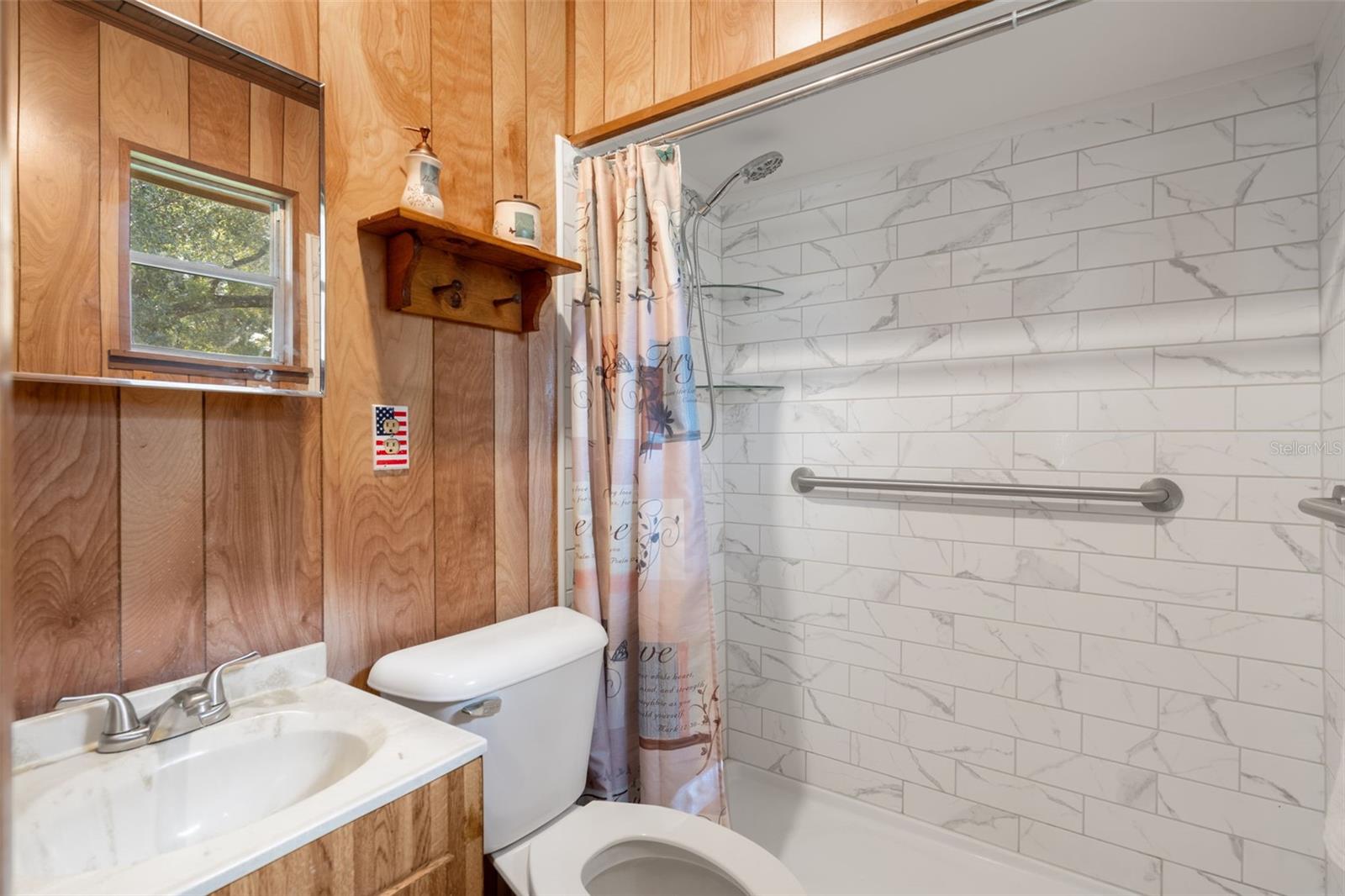 Image 29 of 40 For 524 East Avenue