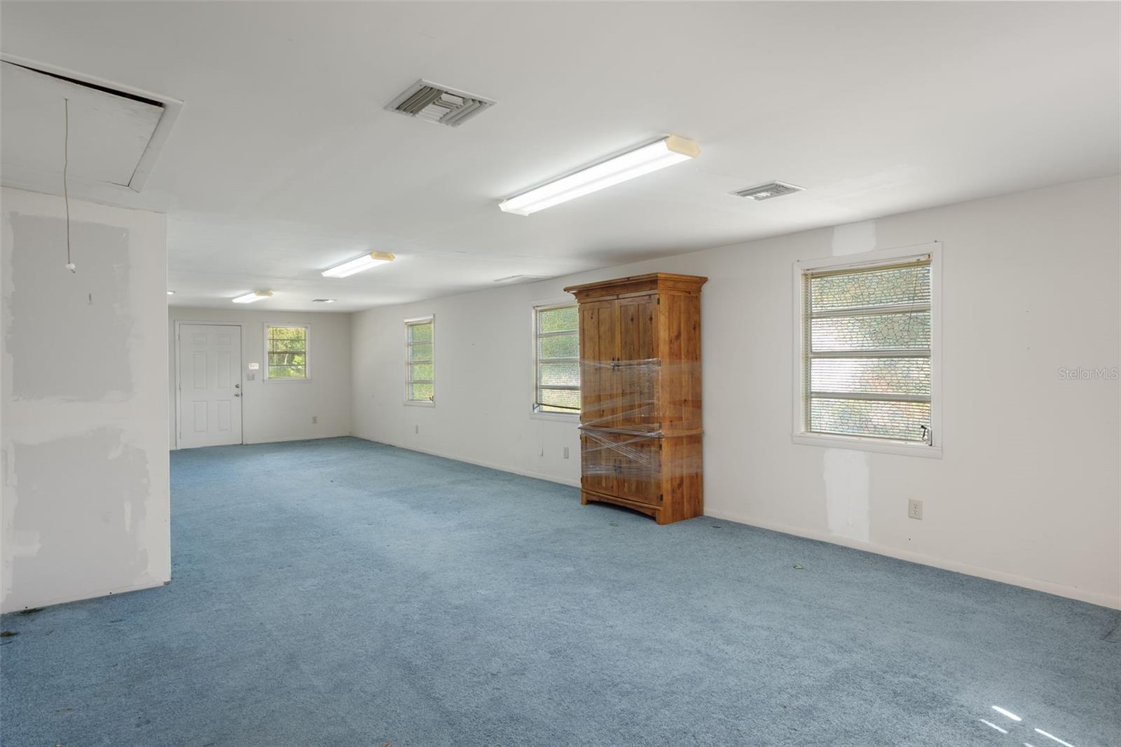 Image 31 of 40 For 524 East Avenue