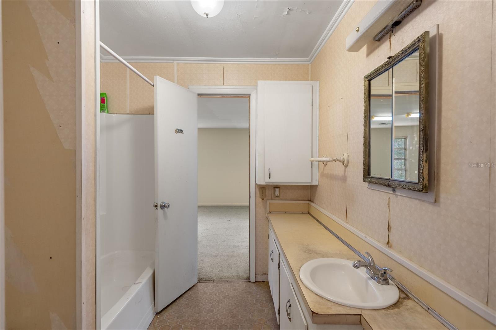 Image 36 of 40 For 524 East Avenue