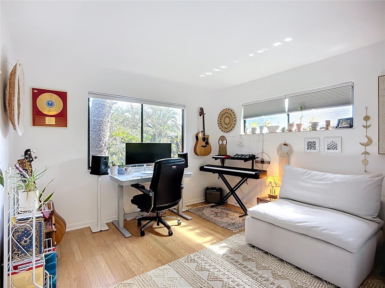 Image 15 of 21 For 1703 Pelican Cove Road 455