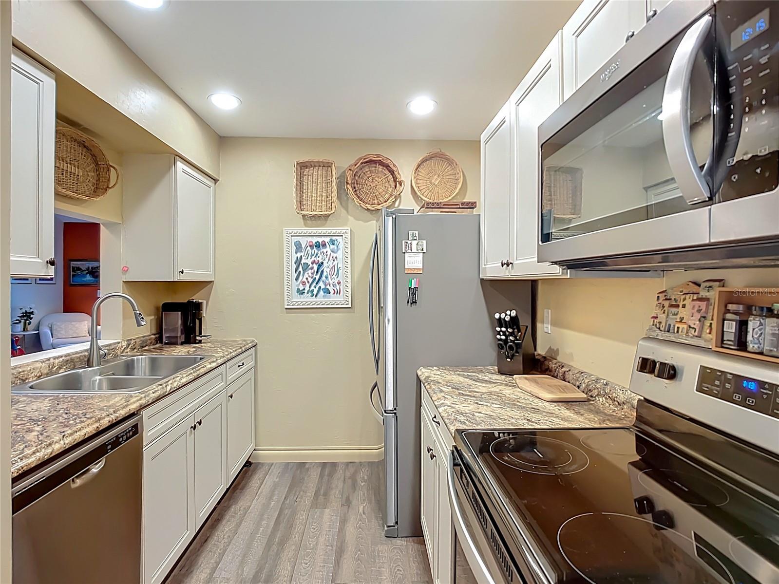 Image 6 of 21 For 1703 Pelican Cove Road 455