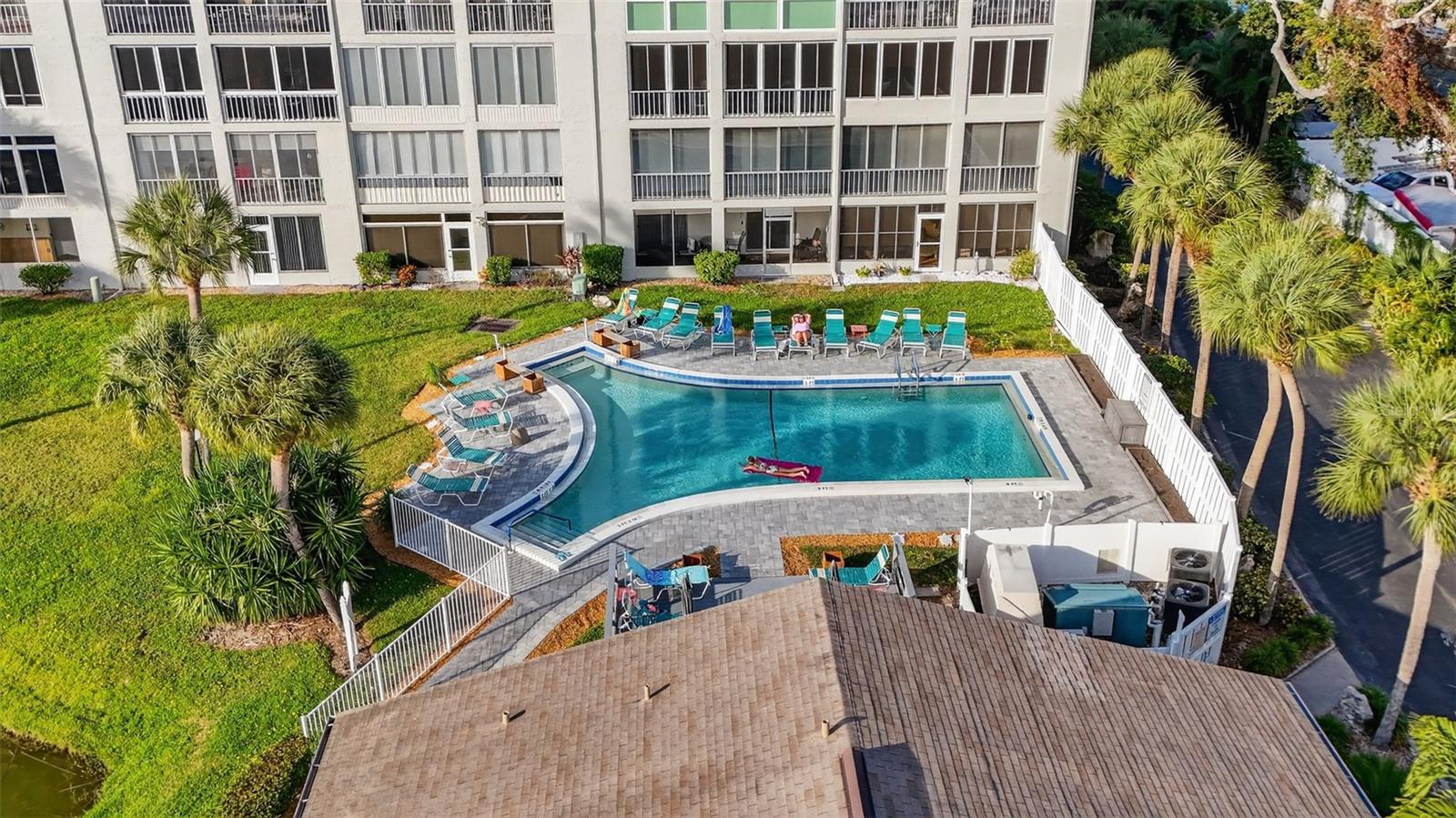 Image 16 of 40 For 4149 Lake Bayshore Drive C511