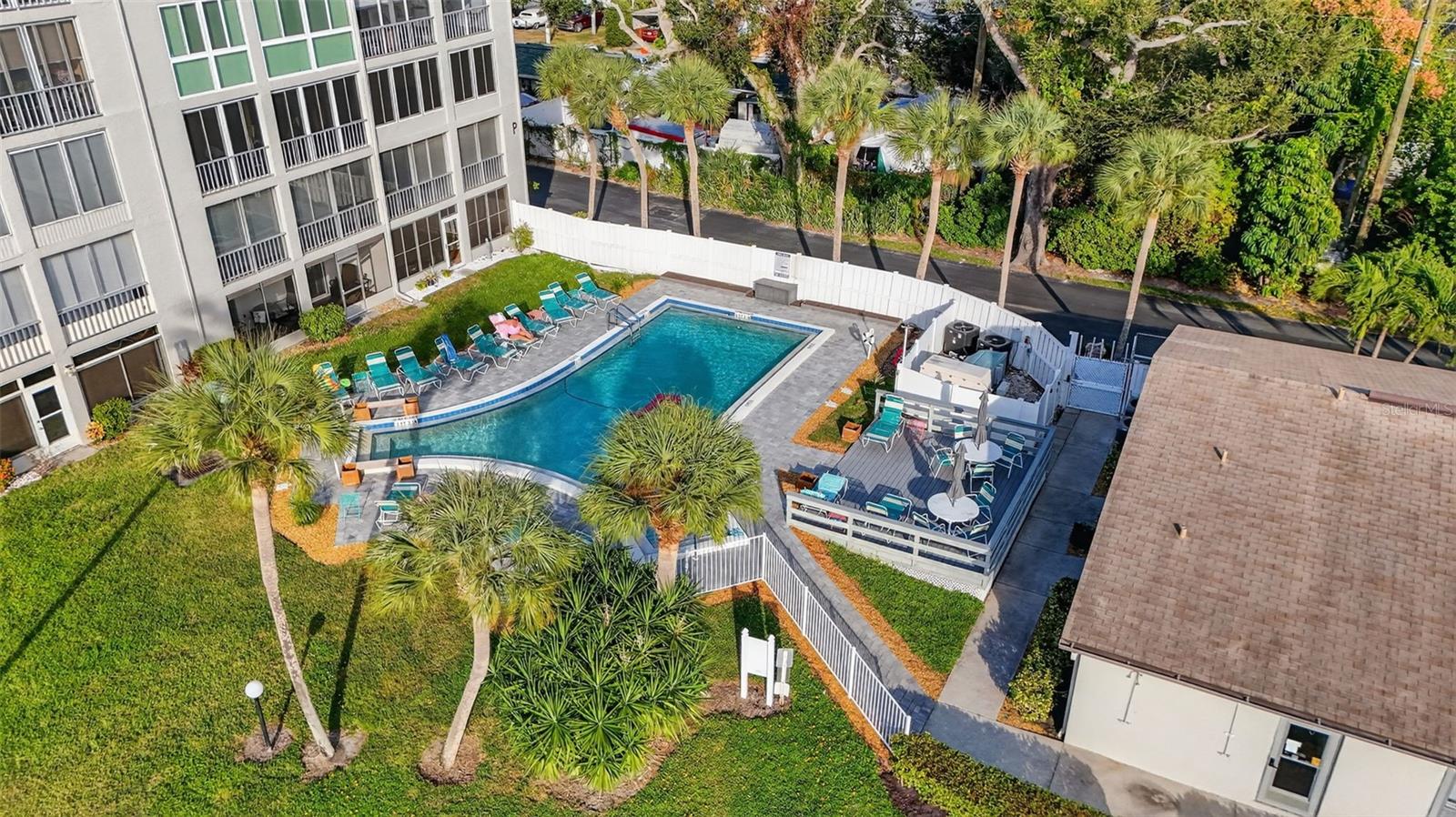 Image 17 of 40 For 4149 Lake Bayshore Drive C511