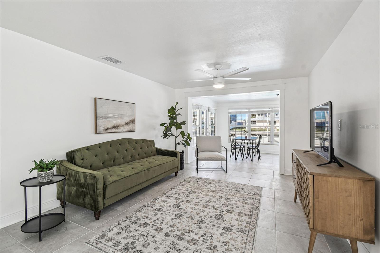 Listing photo id 15 for 13711 Allyn Drive