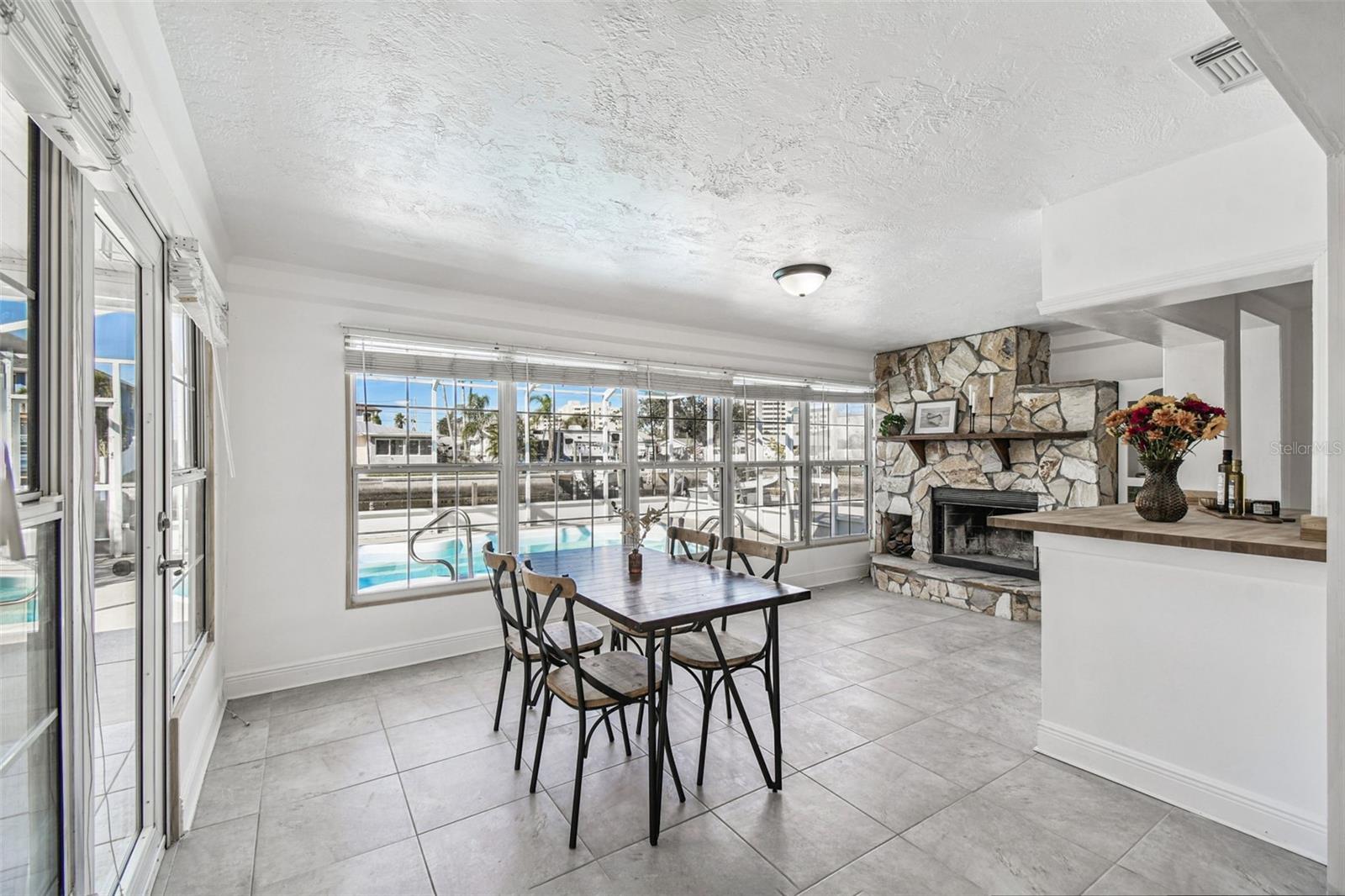 Listing photo id 19 for 13711 Allyn Drive