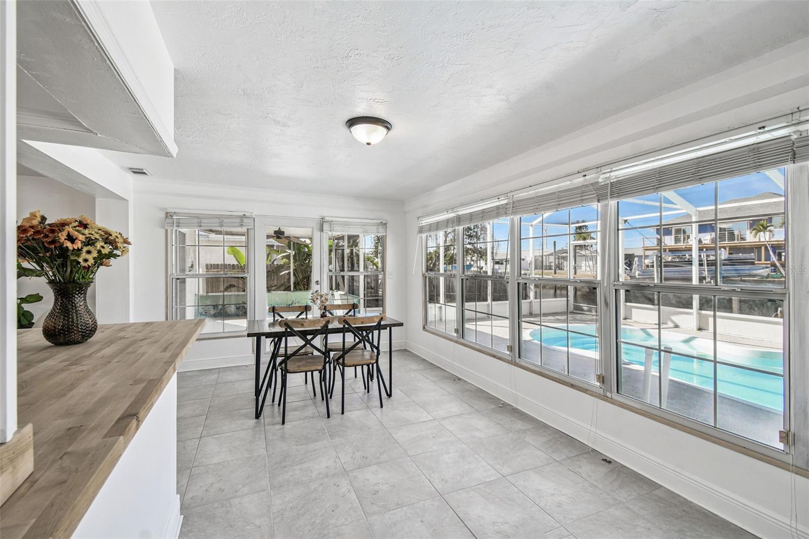 Listing photo id 24 for 13711 Allyn Drive