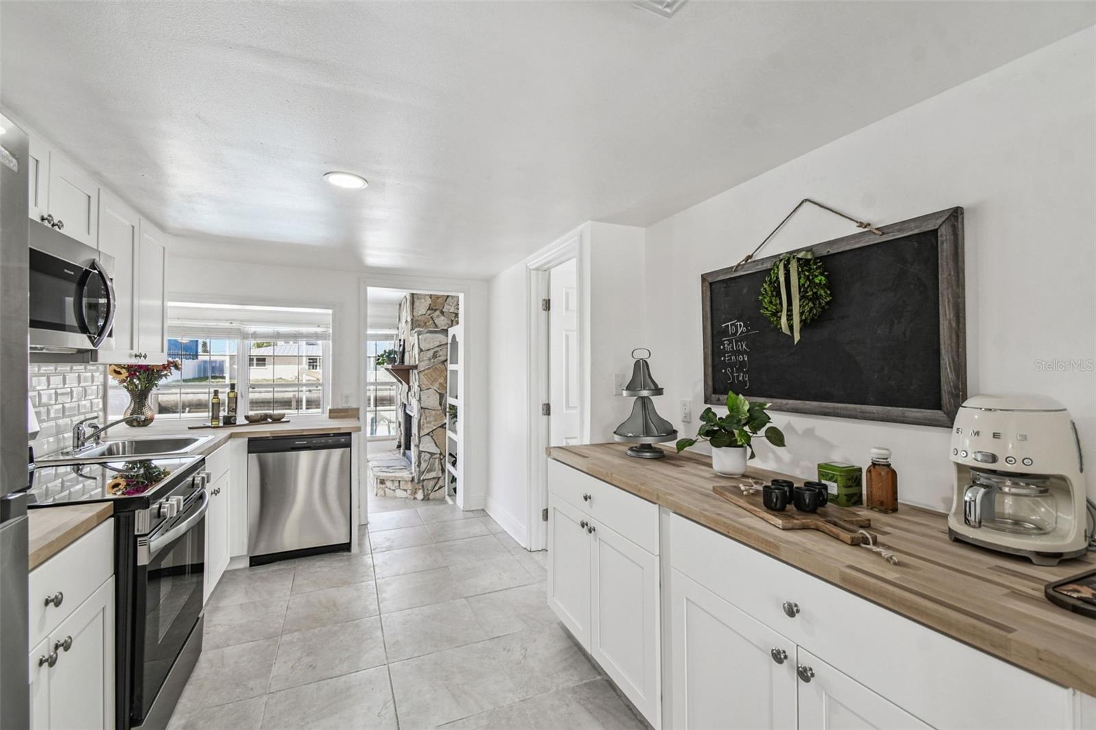 Listing photo id 29 for 13711 Allyn Drive