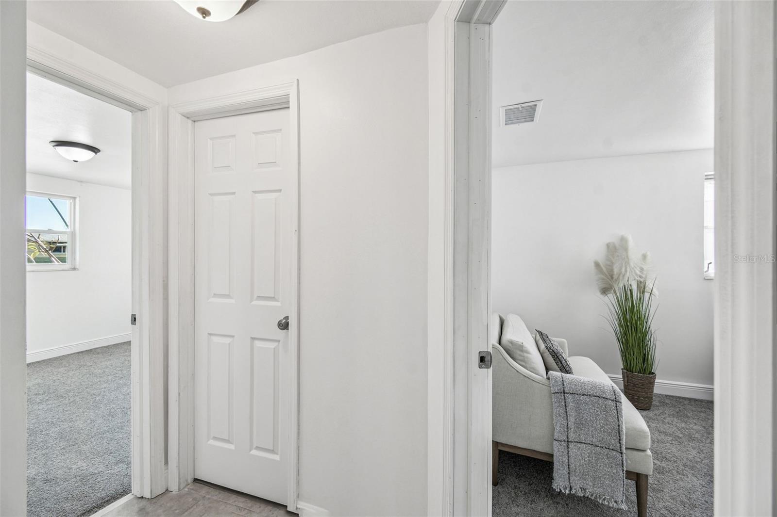 Listing photo id 36 for 13711 Allyn Drive