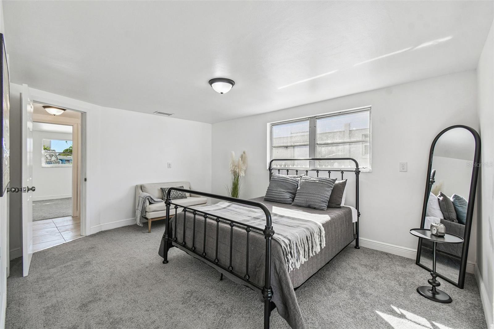 Listing photo id 38 for 13711 Allyn Drive