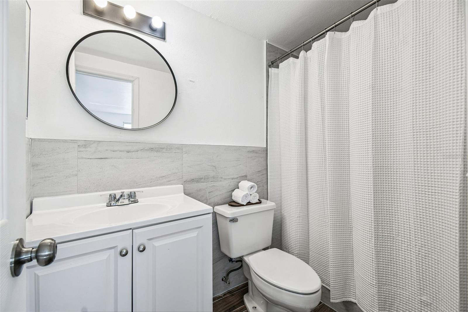 Listing photo id 41 for 13711 Allyn Drive