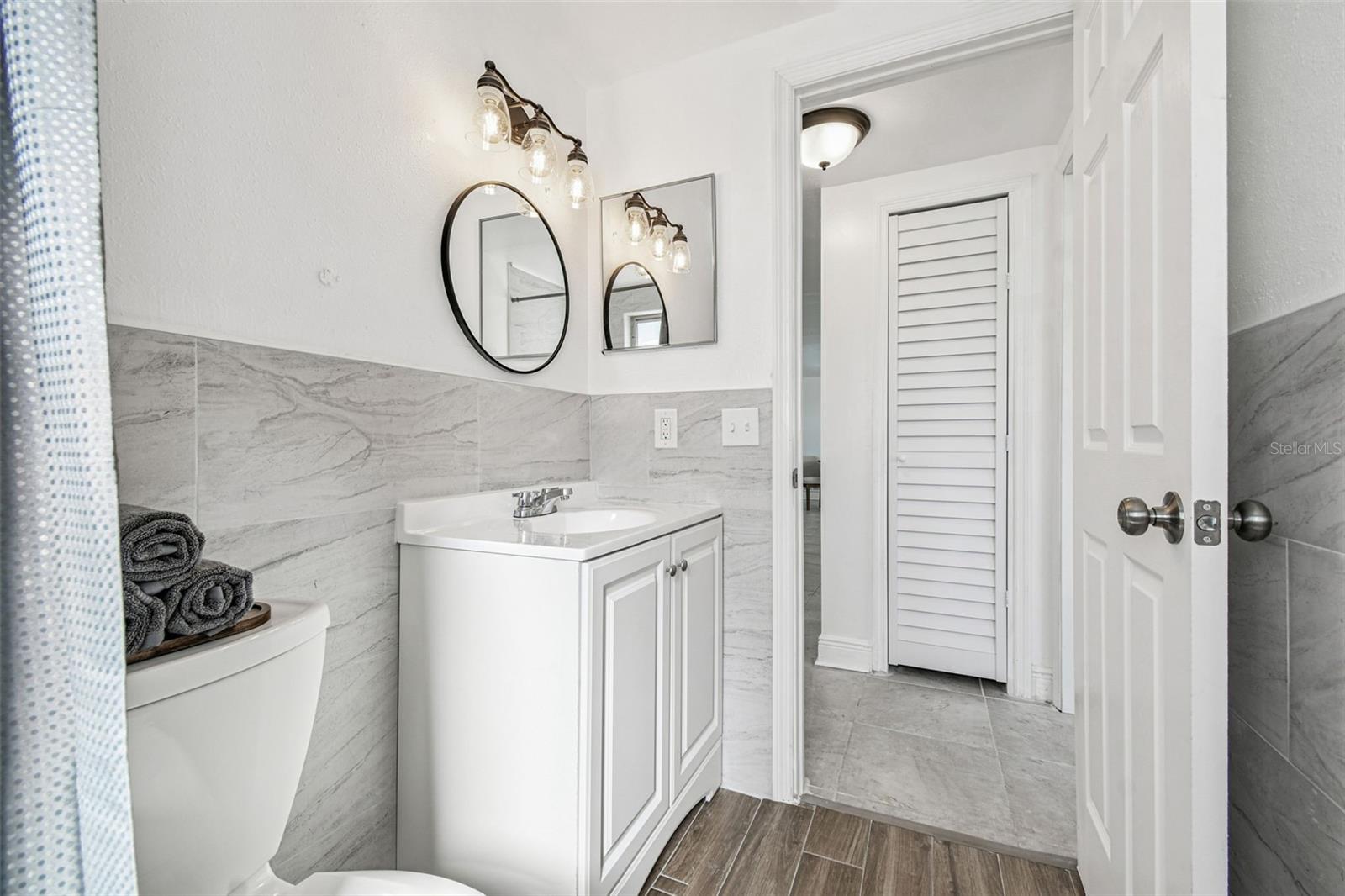 Listing photo id 44 for 13711 Allyn Drive