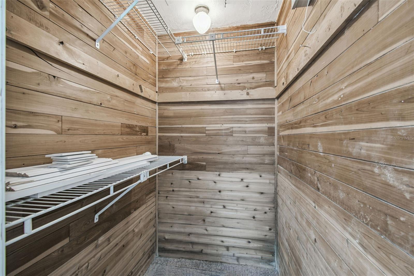 Listing photo id 47 for 13711 Allyn Drive