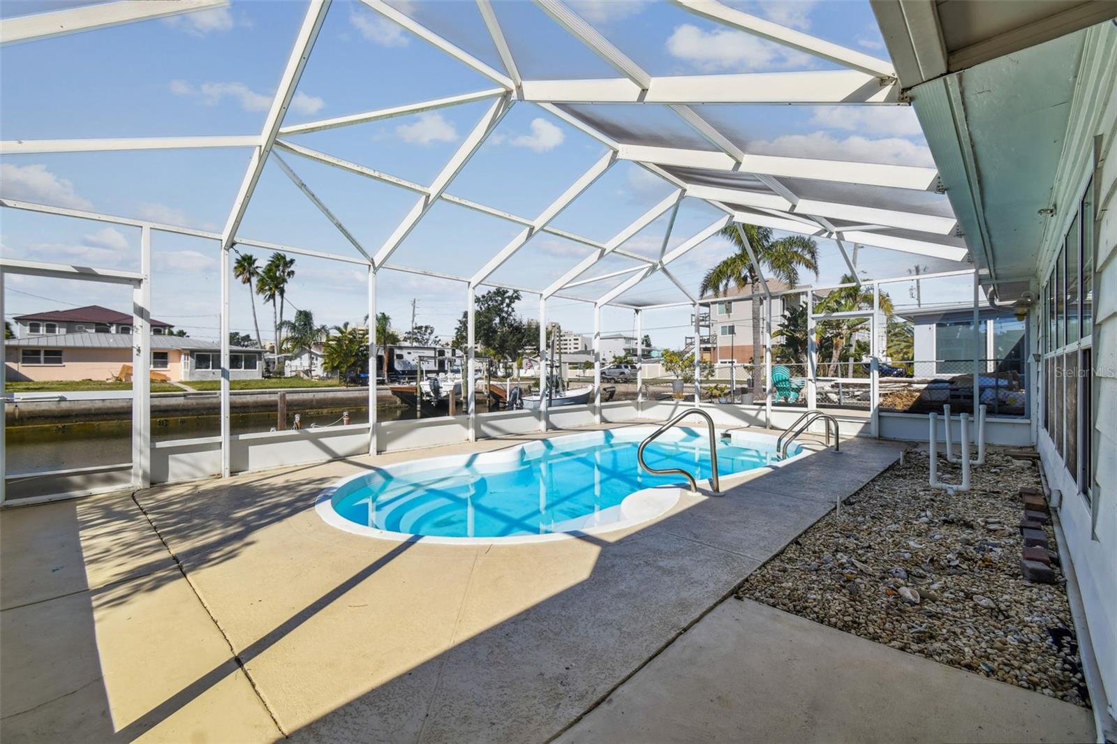 Listing photo id 51 for 13711 Allyn Drive