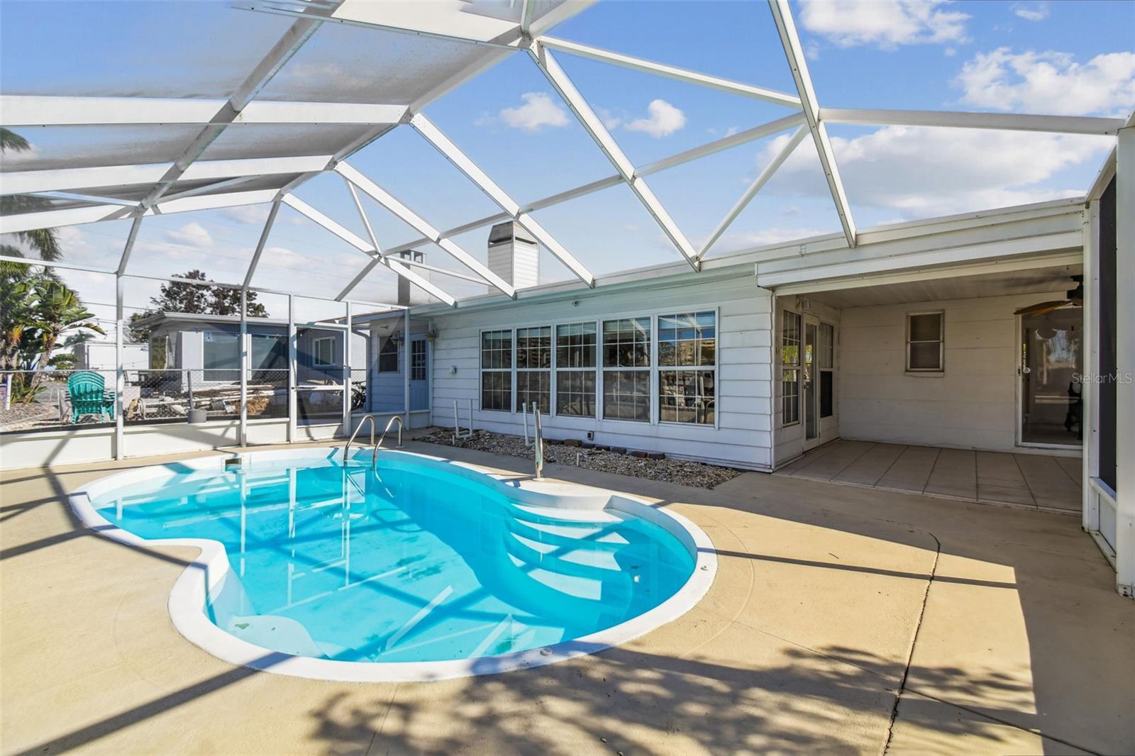 Listing photo id 52 for 13711 Allyn Drive