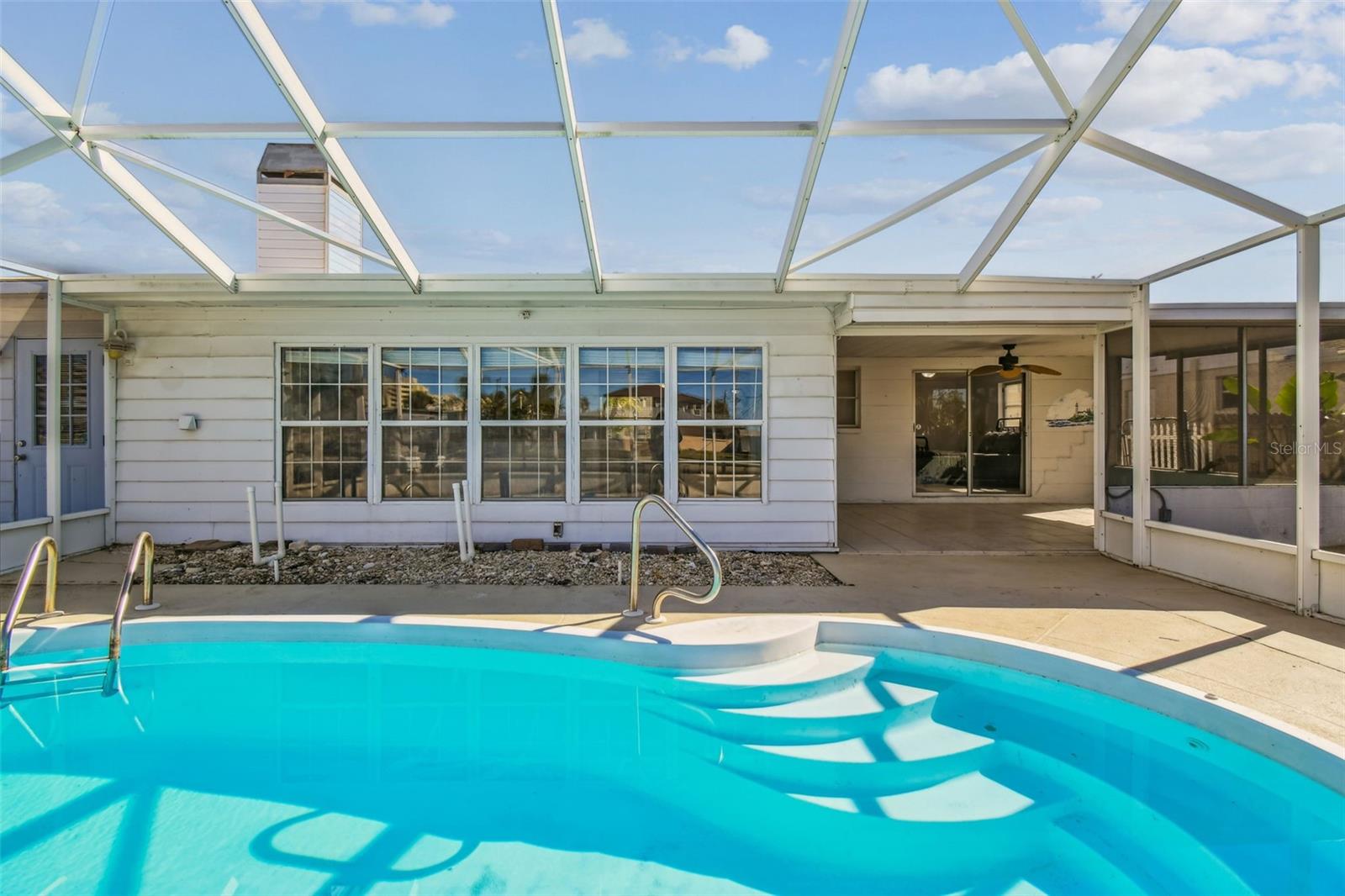 Listing photo id 53 for 13711 Allyn Drive