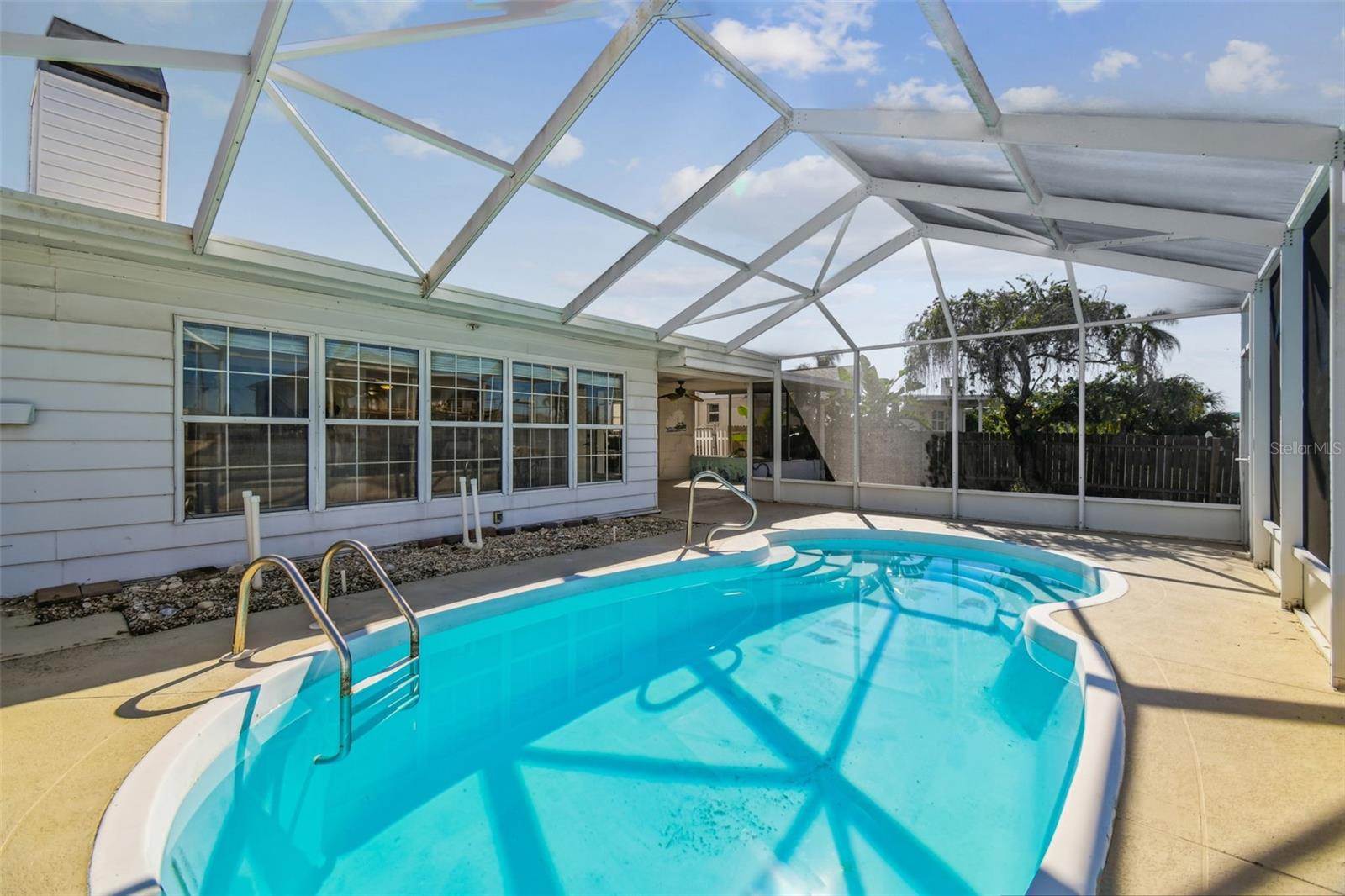 Listing photo id 54 for 13711 Allyn Drive