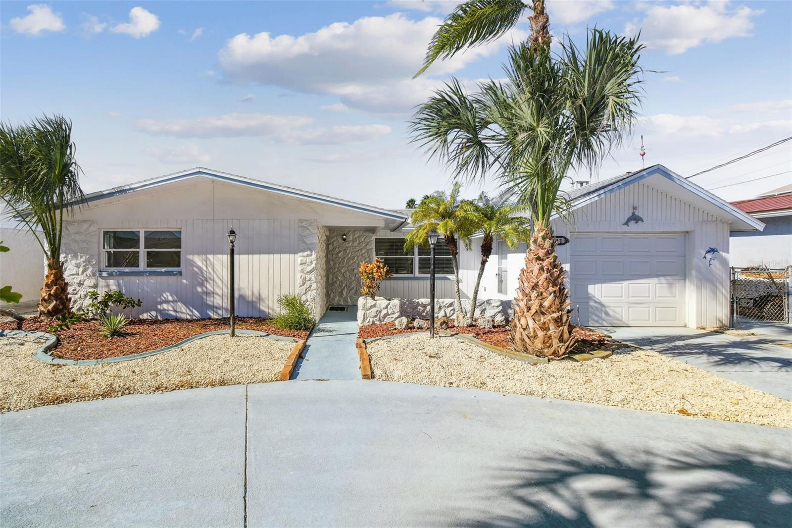 Listing photo id 5 for 13711 Allyn Drive