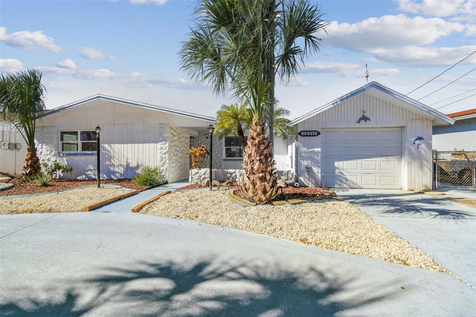 Listing photo id 6 for 13711 Allyn Drive