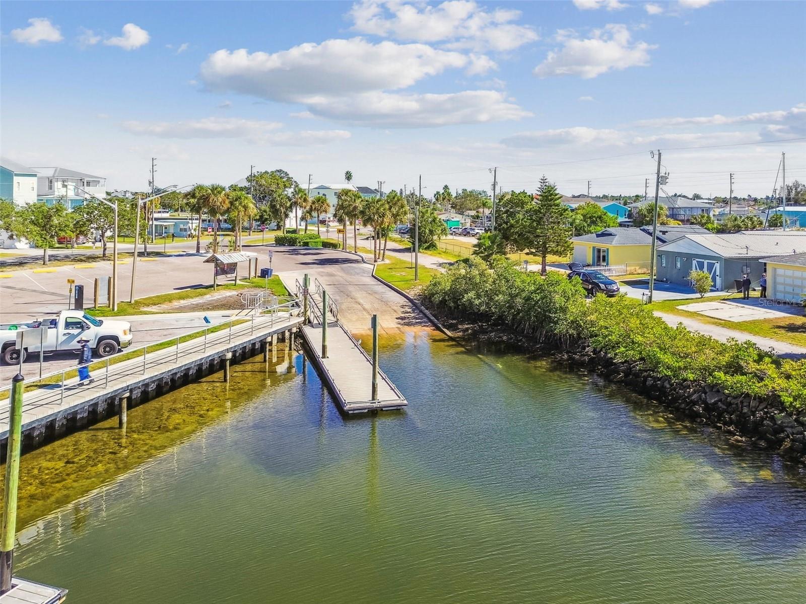 Listing photo id 79 for 13711 Allyn Drive