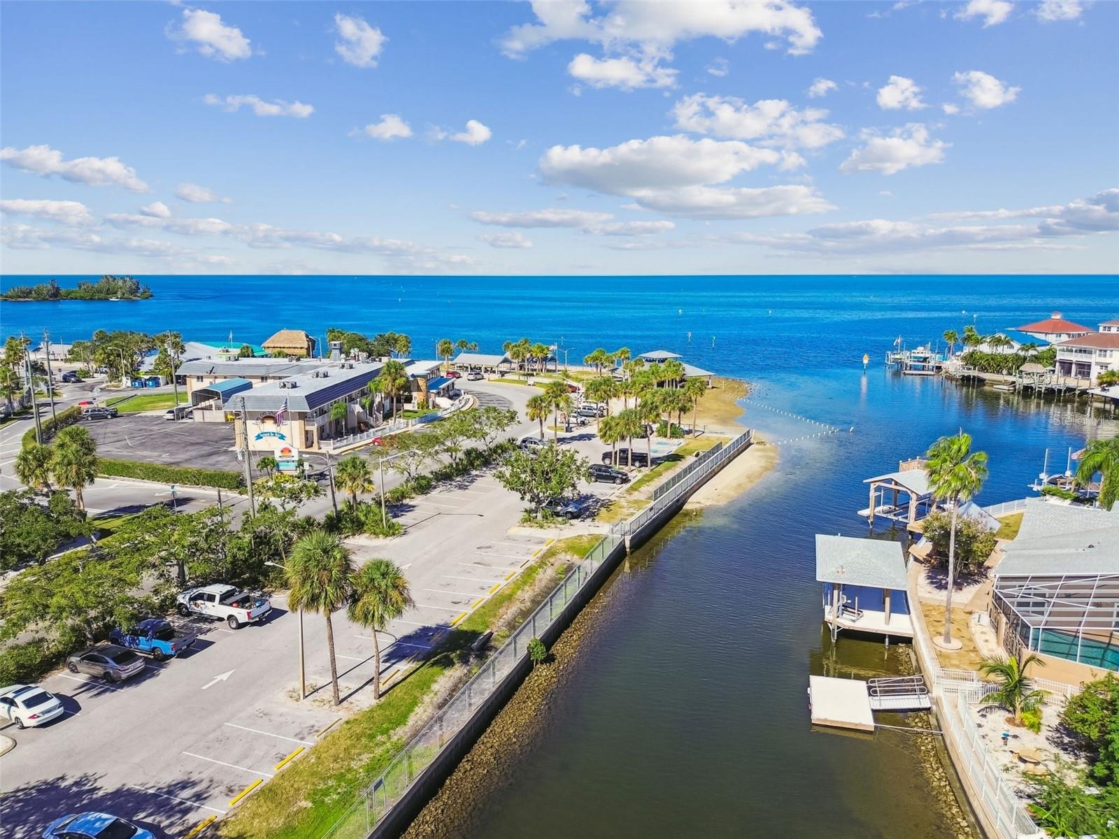 Listing photo id 82 for 13711 Allyn Drive