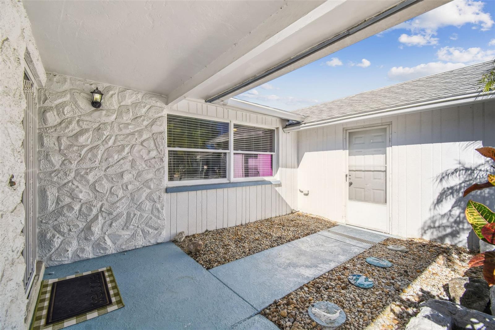 Listing photo id 7 for 13711 Allyn Drive