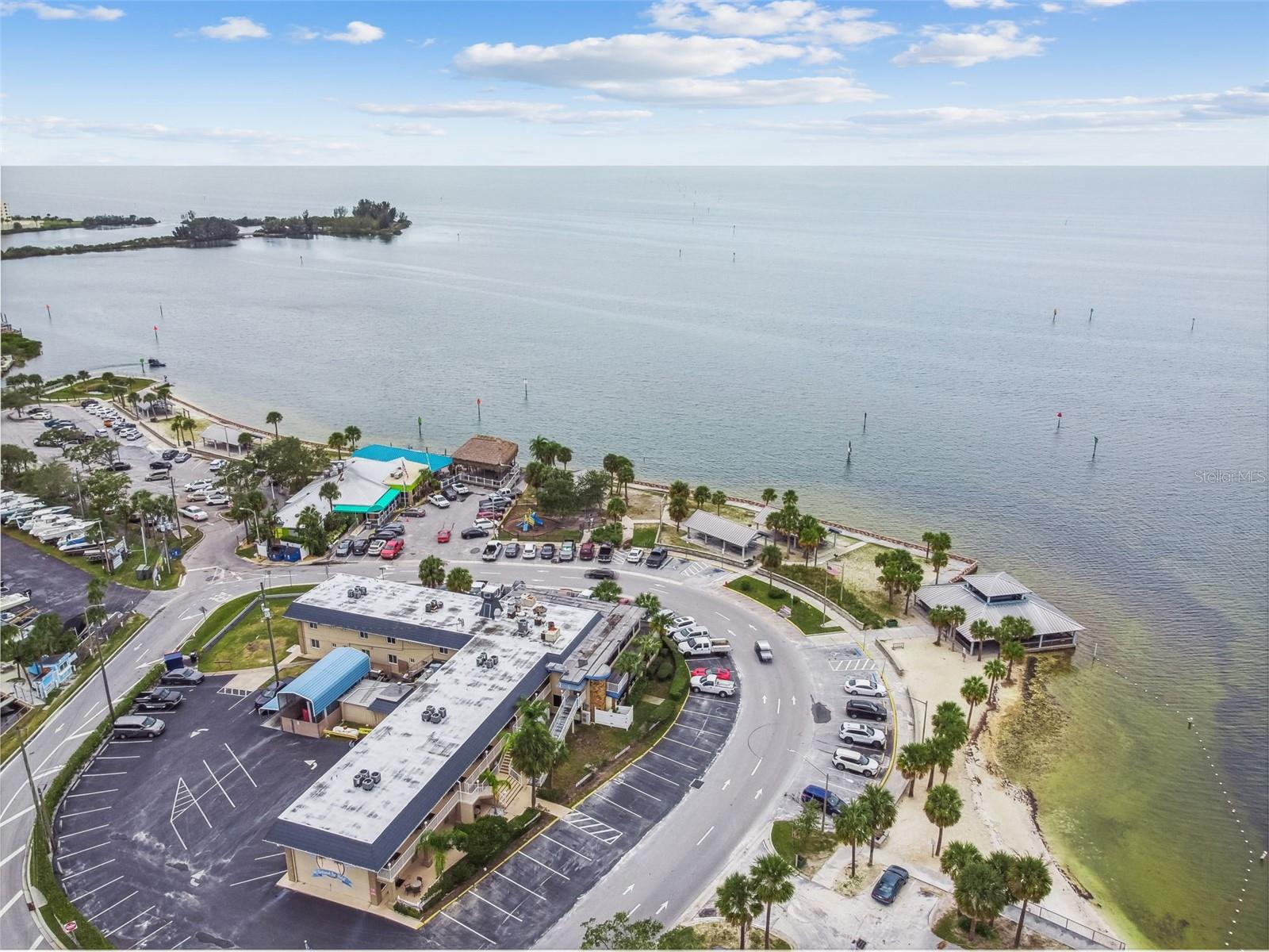 Listing photo id 91 for 13711 Allyn Drive