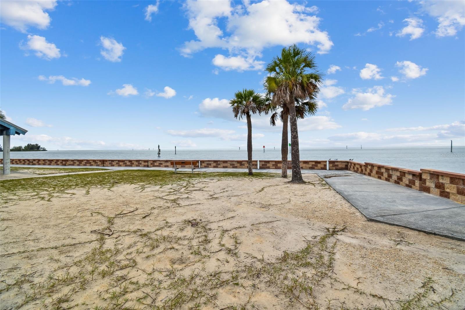 Listing photo id 94 for 13711 Allyn Drive