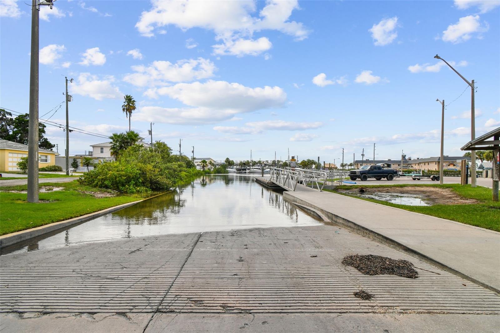 Listing photo id 97 for 13711 Allyn Drive