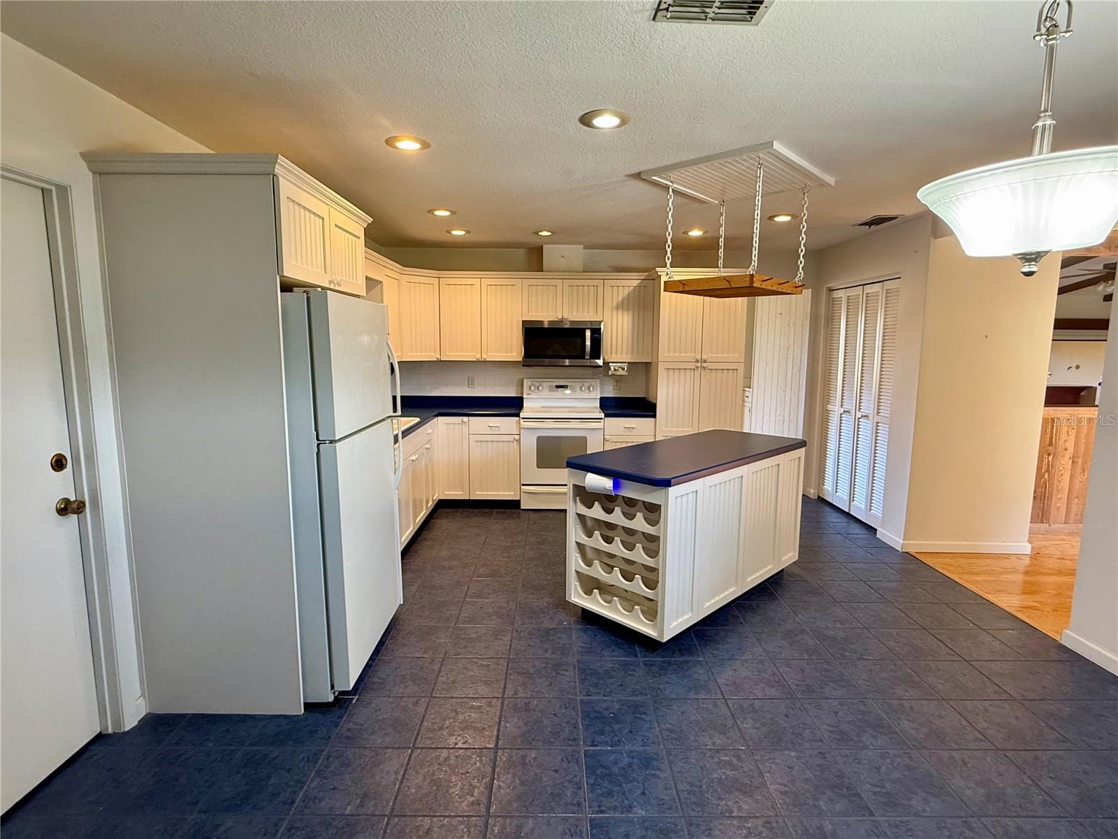 Image 21 of 57 For 5544 Fairway Drive