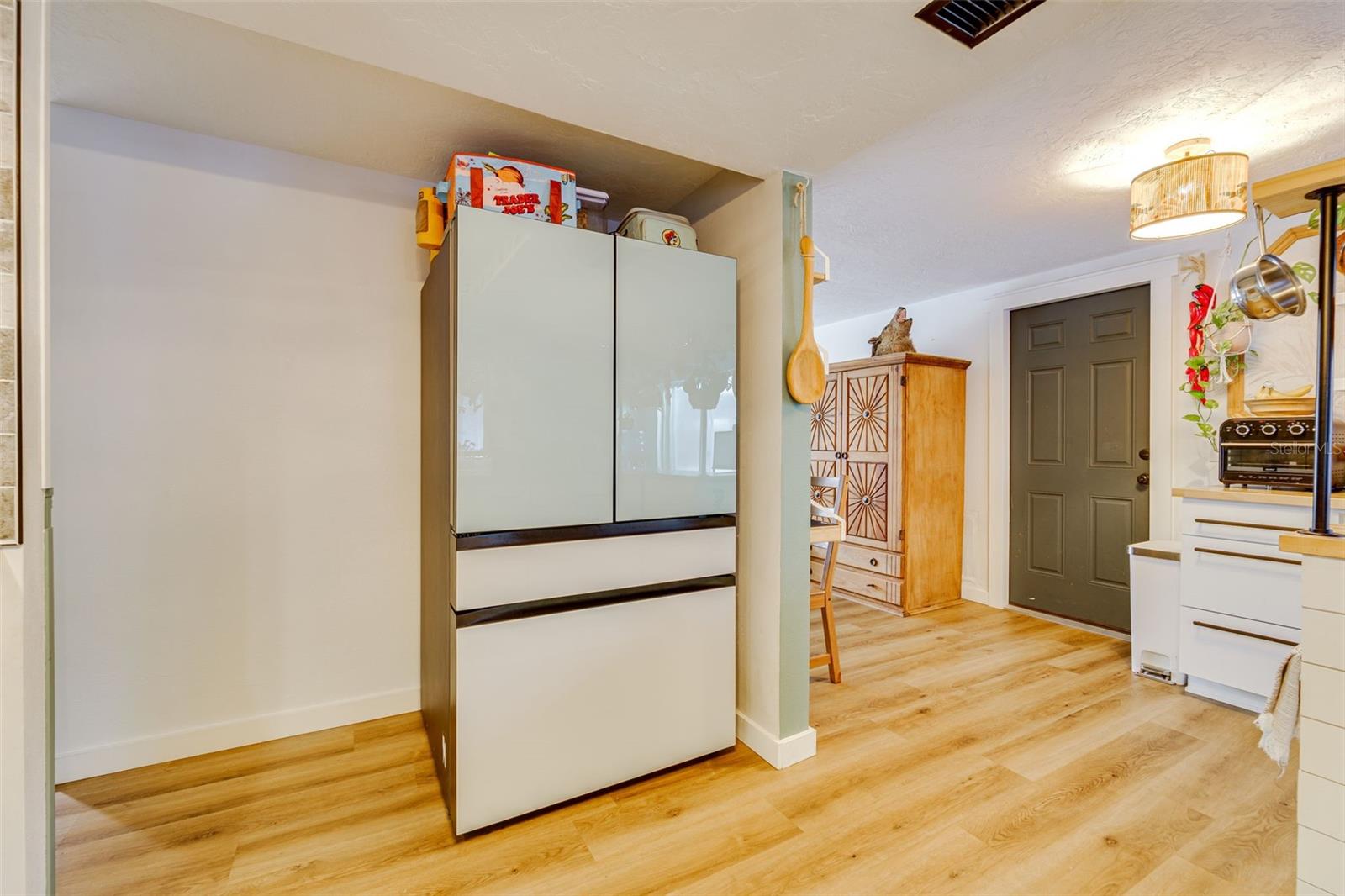 Image 13 of 34 For 12615 Capitol Drive