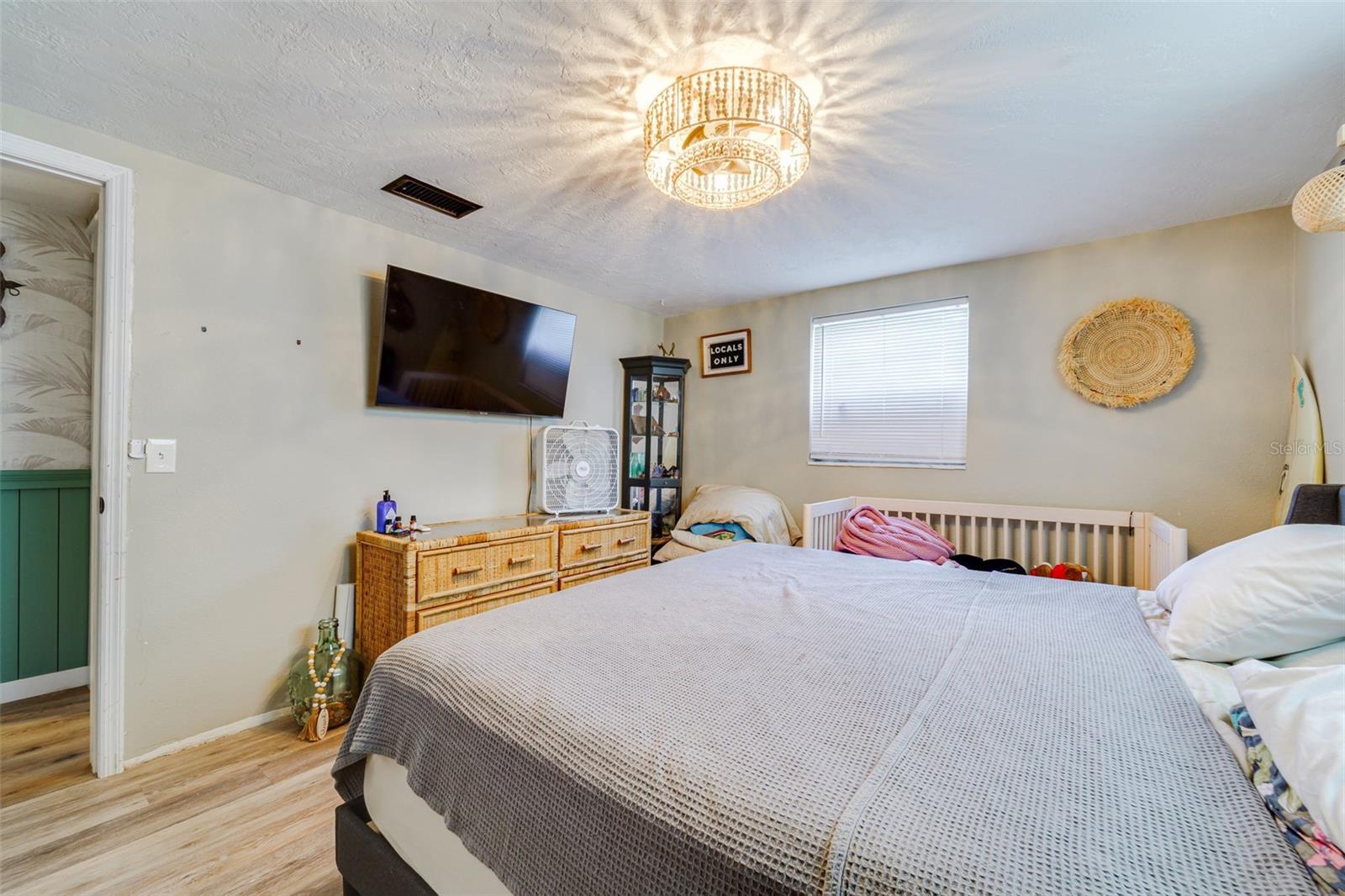 Image 21 of 34 For 12615 Capitol Drive