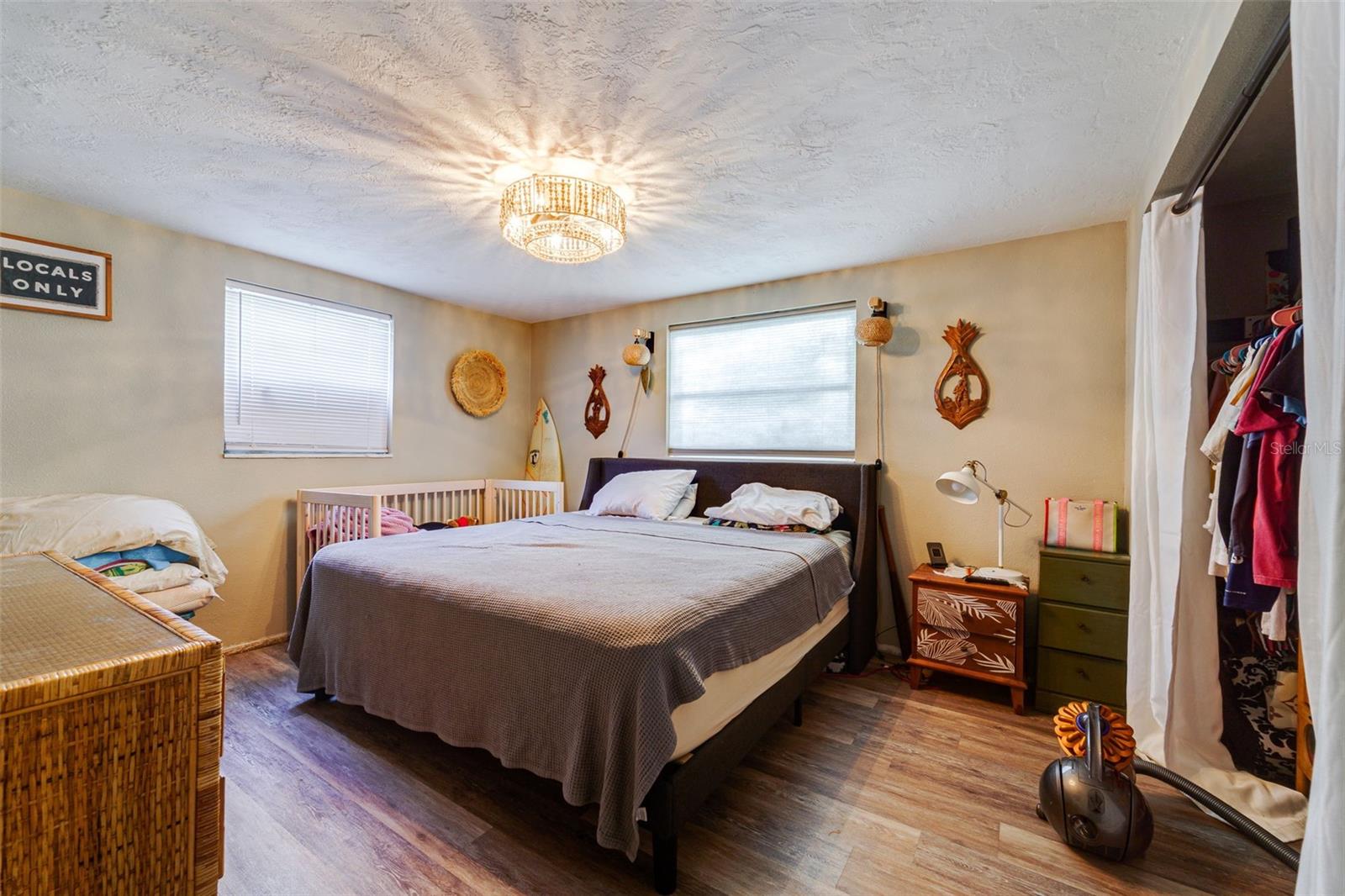 Image 28 of 34 For 12615 Capitol Drive