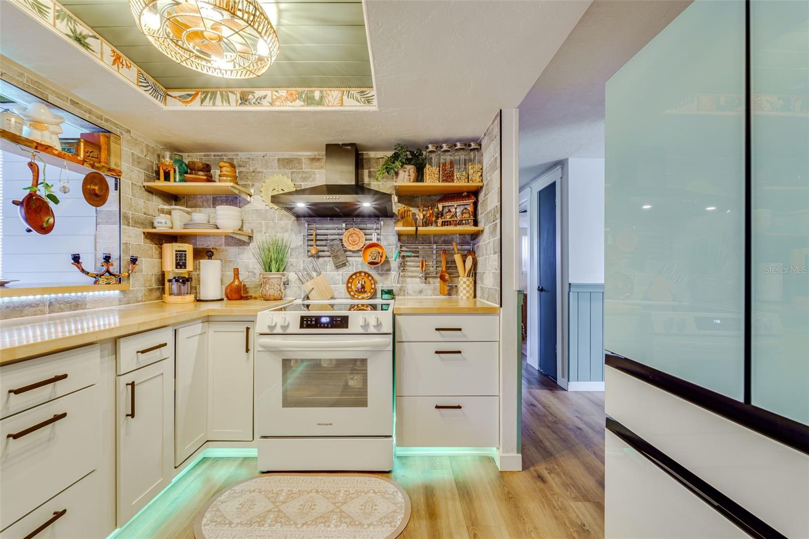 Image 3 of 34 For 12615 Capitol Drive