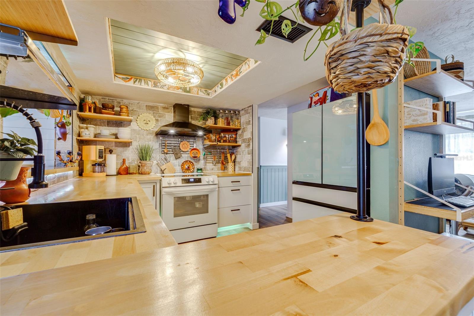 Image 7 of 34 For 12615 Capitol Drive