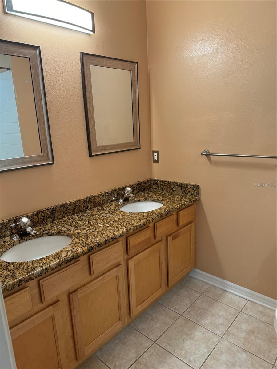 Image 12 of 25 For 3133 Bayshore Oaks Drive