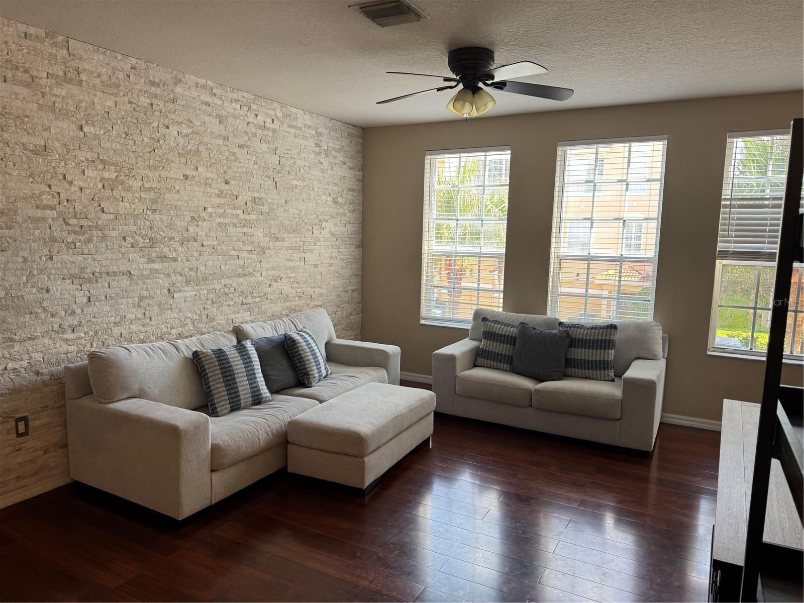 Image 5 of 25 For 3133 Bayshore Oaks Drive