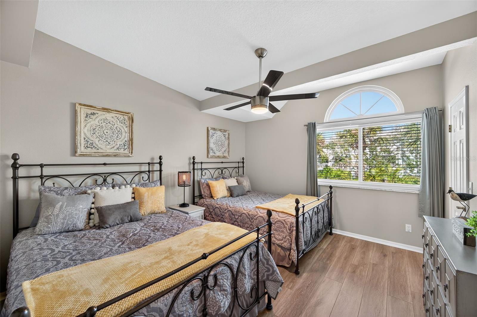 Image 17 of 45 For 669 Garland Circle