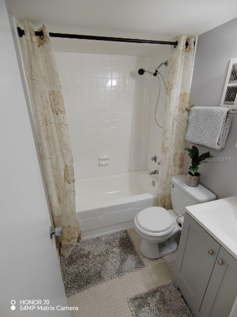 Image 11 of 16 For 5820 Church Avenue 413