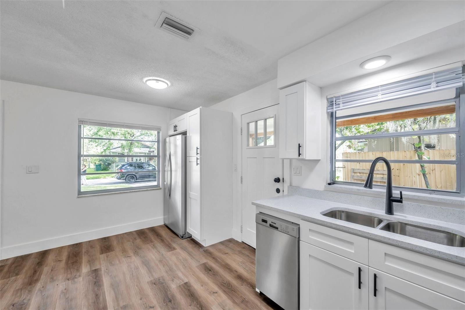 Image 17 of 32 For 304 Idlewild Avenue