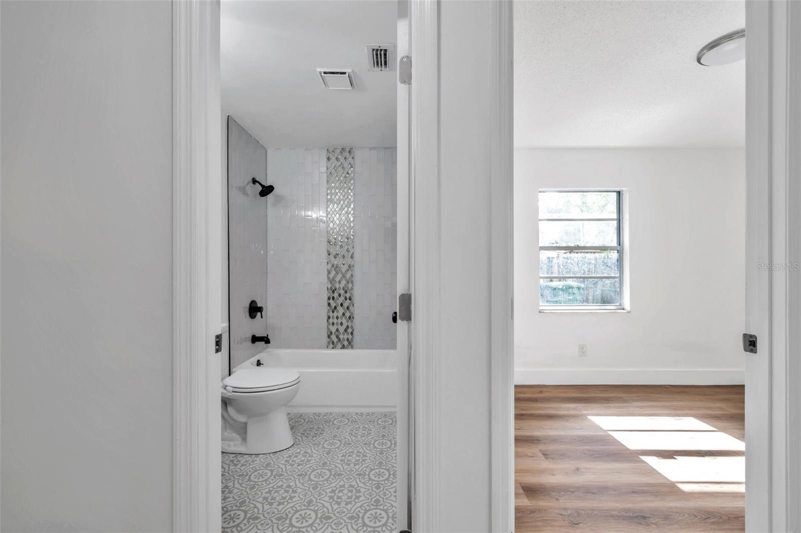 Image 22 of 32 For 304 Idlewild Avenue