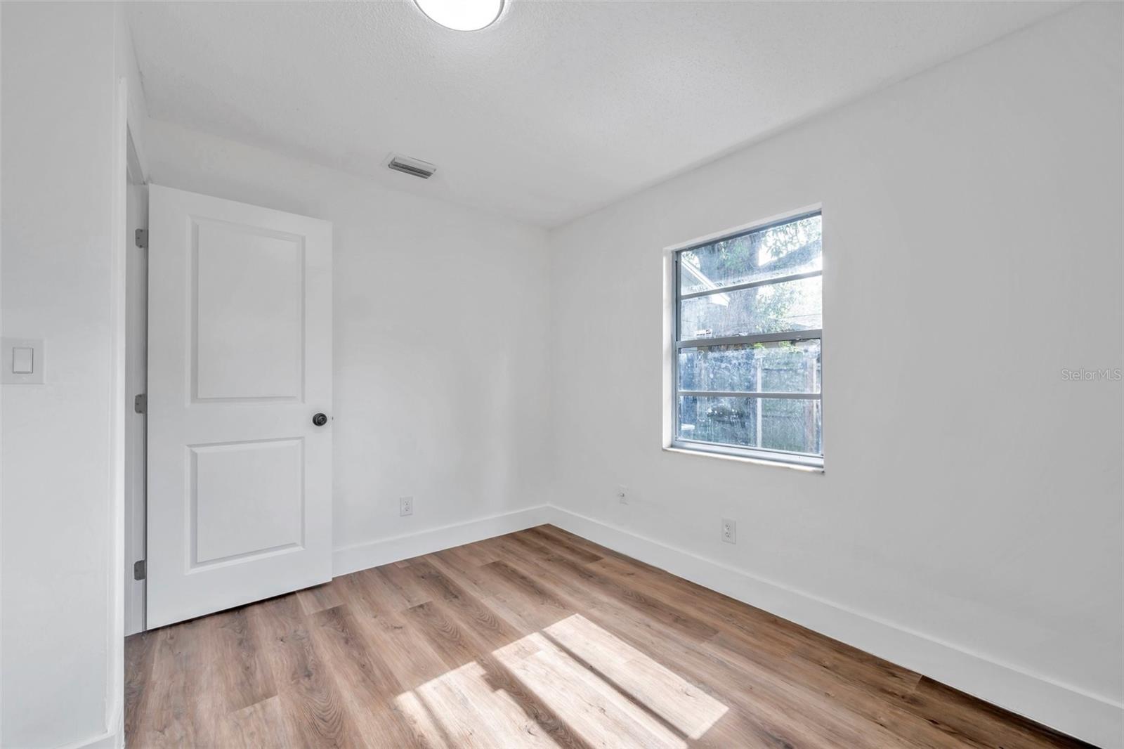 Image 26 of 32 For 304 Idlewild Avenue