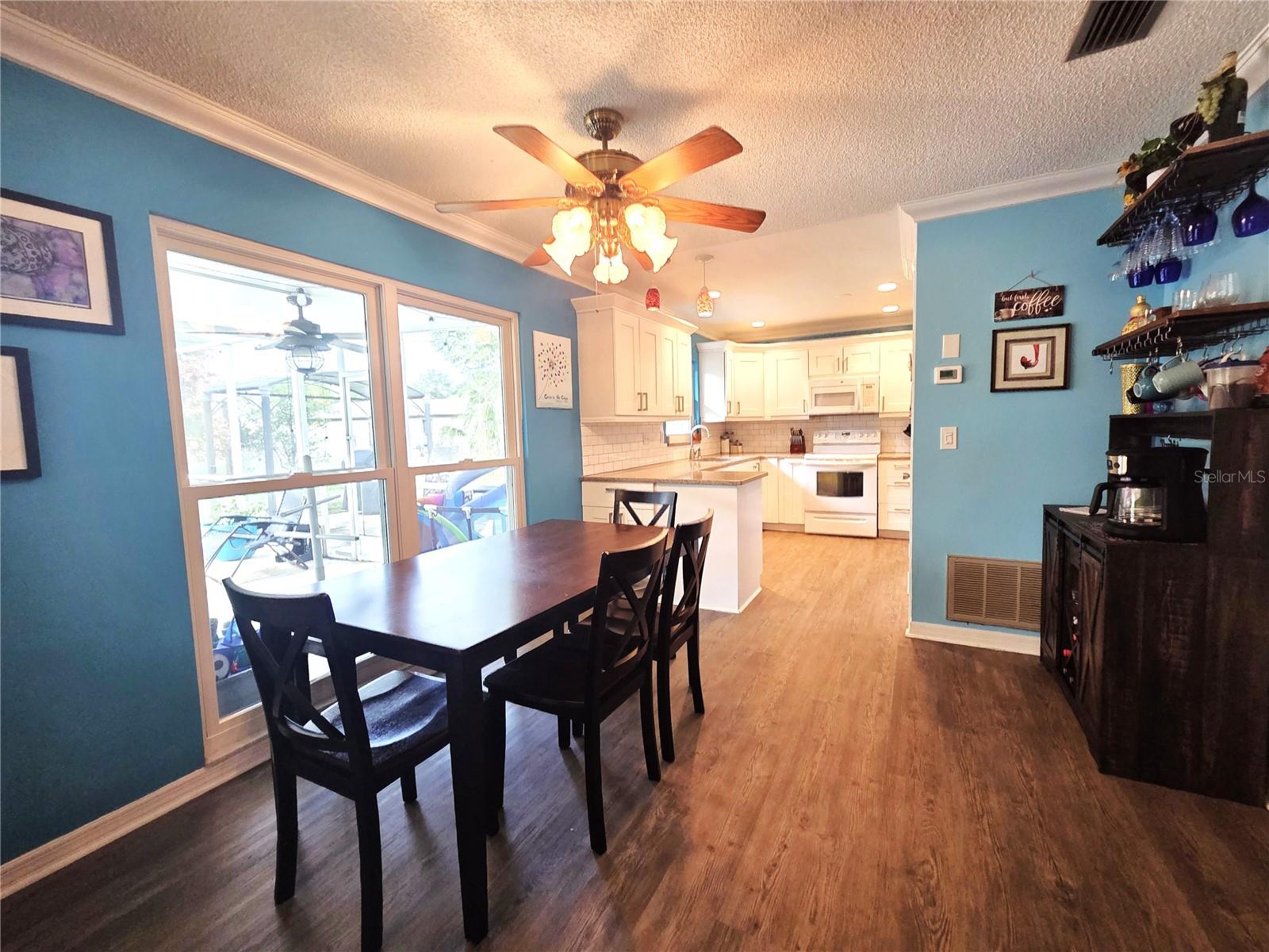 Listing photo id 4 for 4059 Ligonier Road