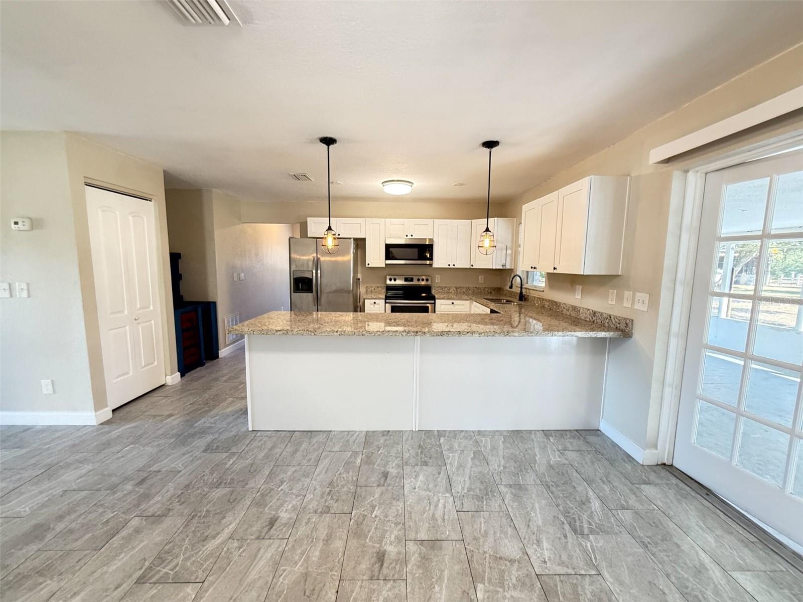 Image 8 of 50 For 13670 Highland Road